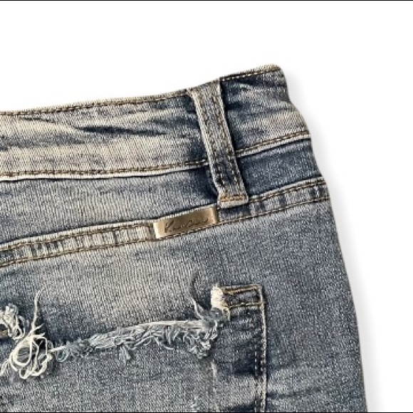 KanCan Loveland Mid Rise Fray Hem Skinny Size 9/28 - Picture 10 of 12